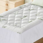 Giselle Bedding 5cm Pillowtop Mattress Topper 1000GSM Thick Soft Bamboo Cooling Pad for Back Pain Relief & Guest Bed Washable Overfilled Cover with 45cm Deep Pocket Single